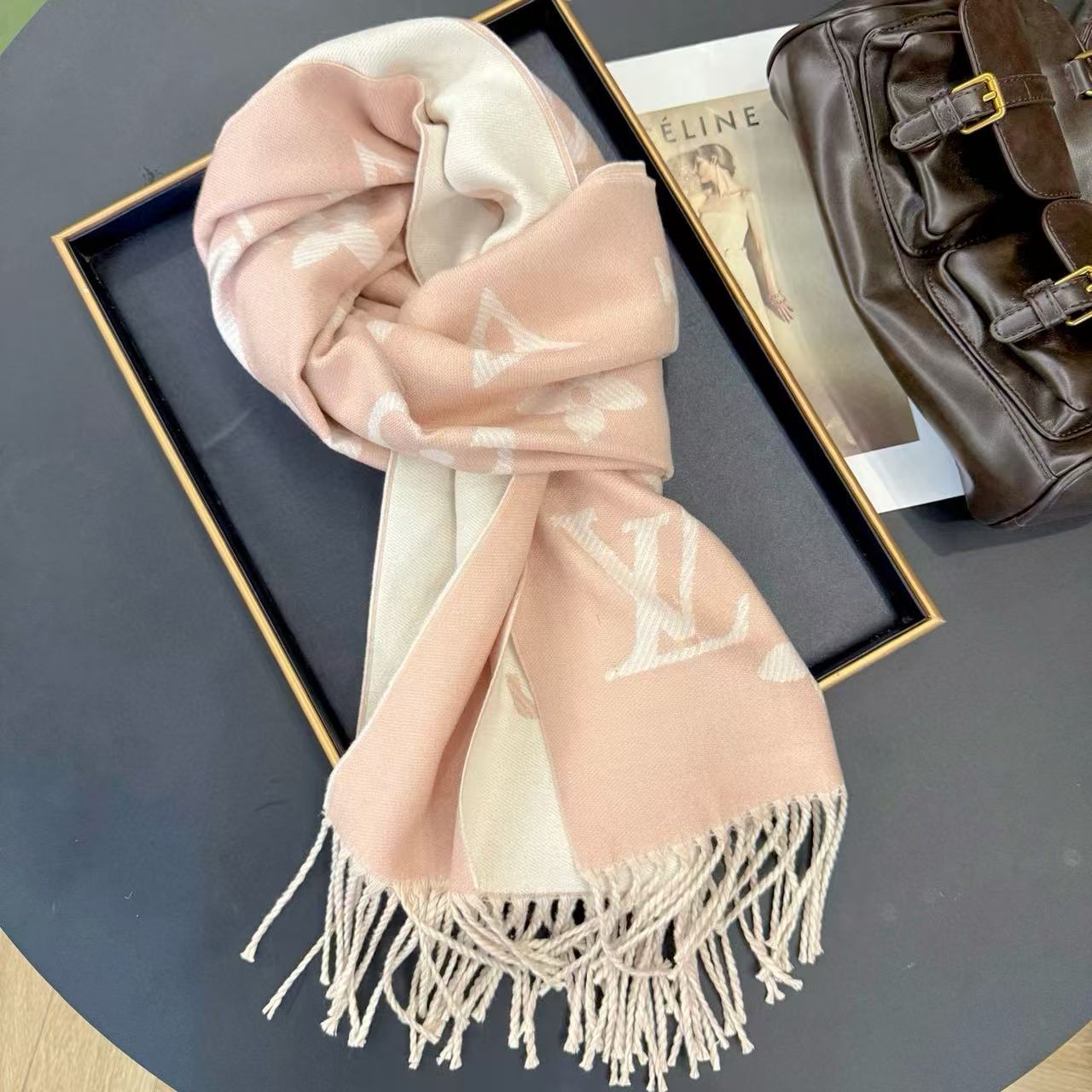 LVプリントタッセルウールスカーフ【50％割引+送料無料】