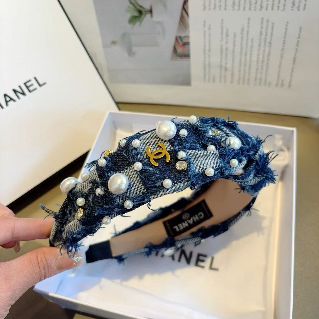 CHANE1 ダブルCパールワイドヘッドバンド【50％割引+送料無料】