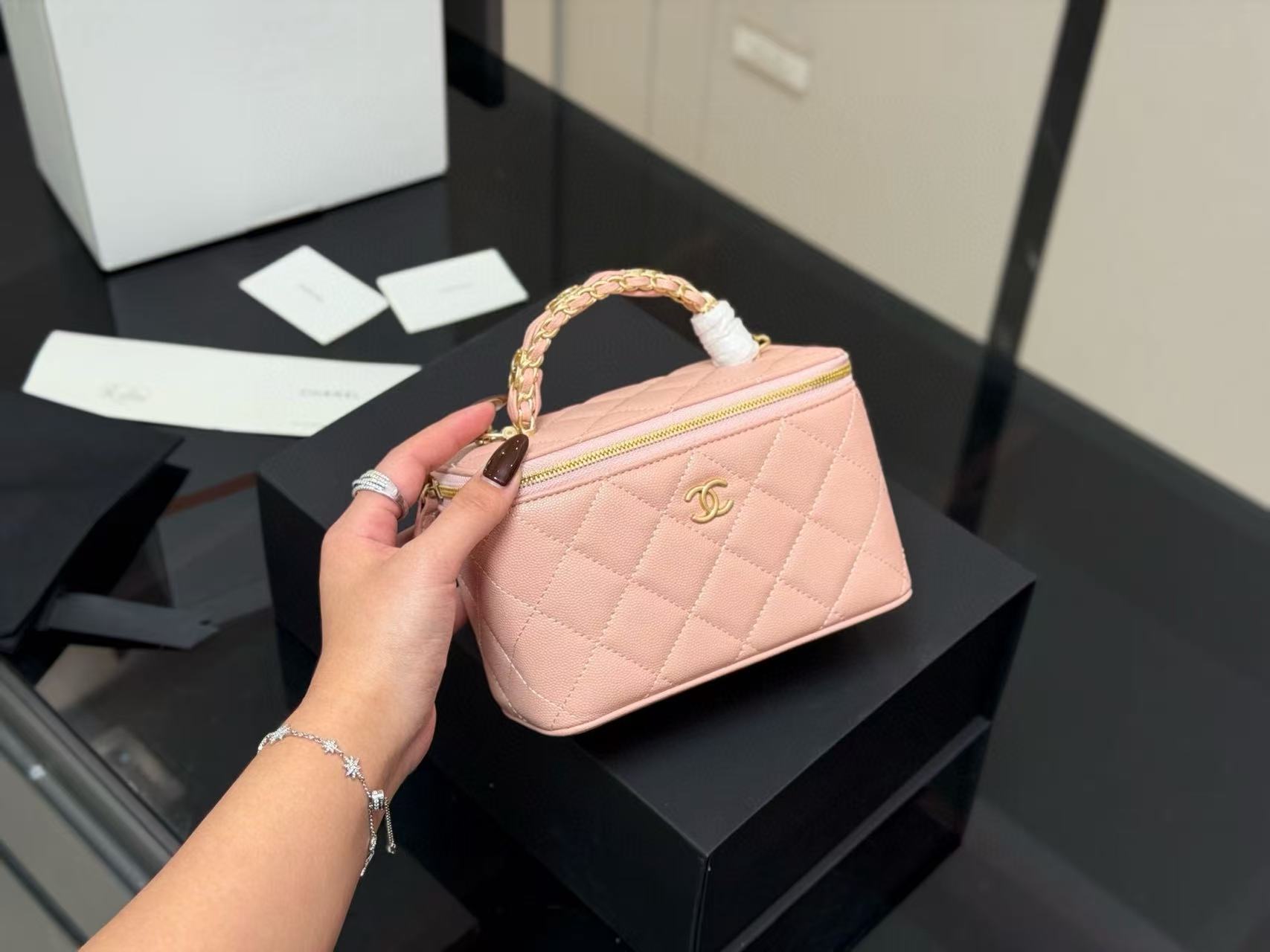 CHANE1 チェーンハンドバッグ【50％割引+送料無料】