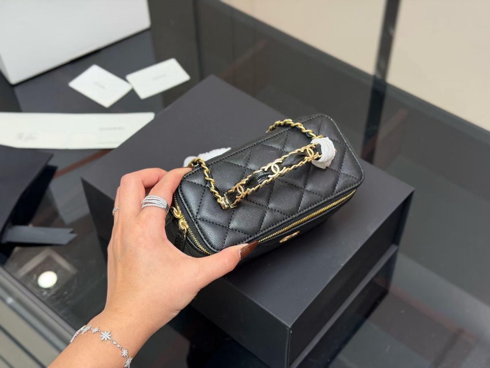 CHANE1 チェーンハンドバッグ【50％割引+送料無料】