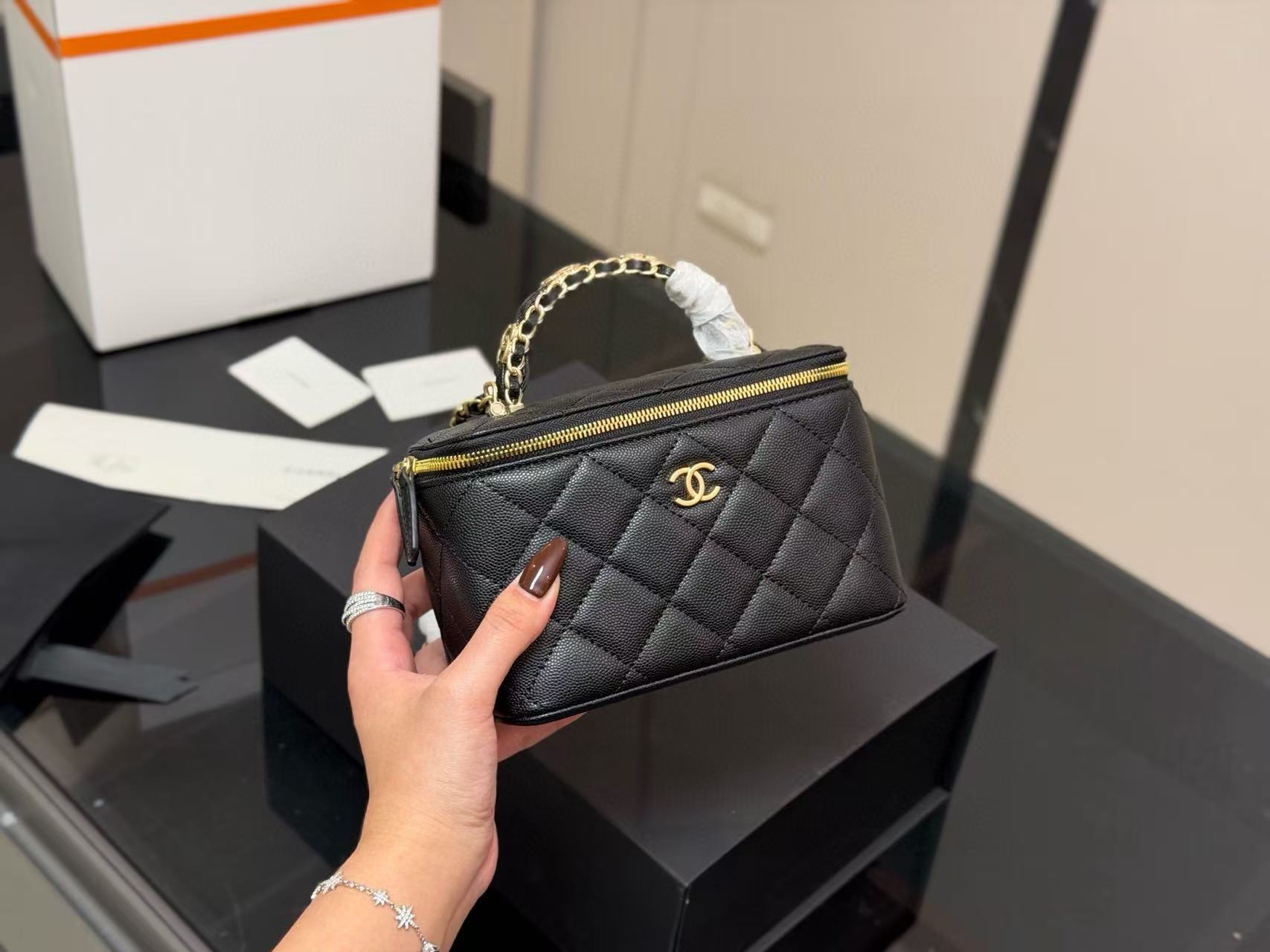 CHANE1 チェーンハンドバッグ【50％割引+送料無料】