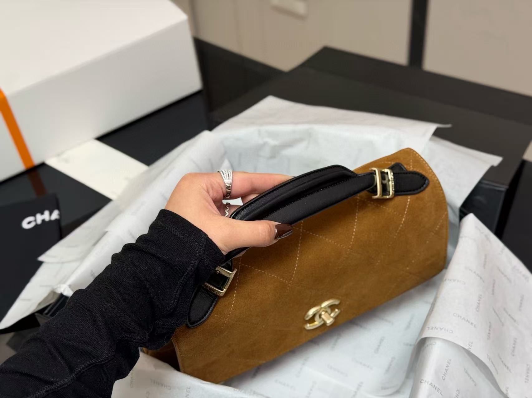 CHANE1 ディアスキンチェーンハンドバッグ【50％割引+送料無料】