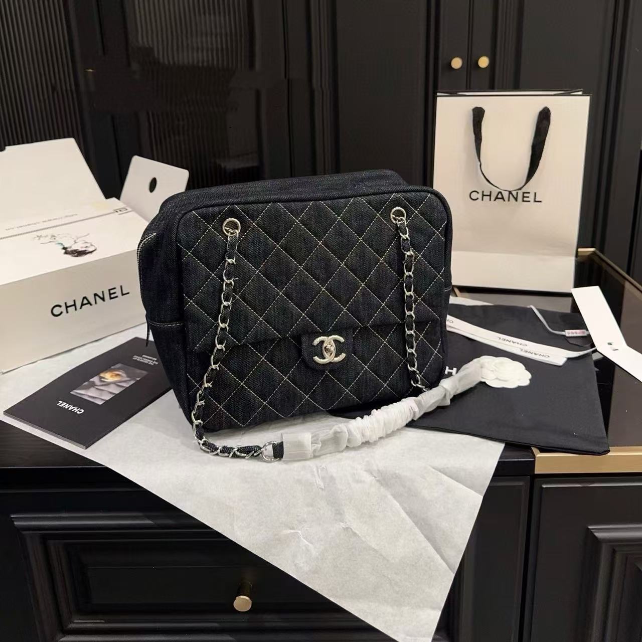 CHANE1 デニムチェーントートバッグ【50％割引+送料無料】