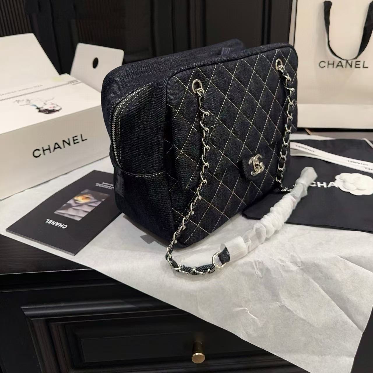 CHANE1 デニムチェーントートバッグ【50％割引+送料無料】