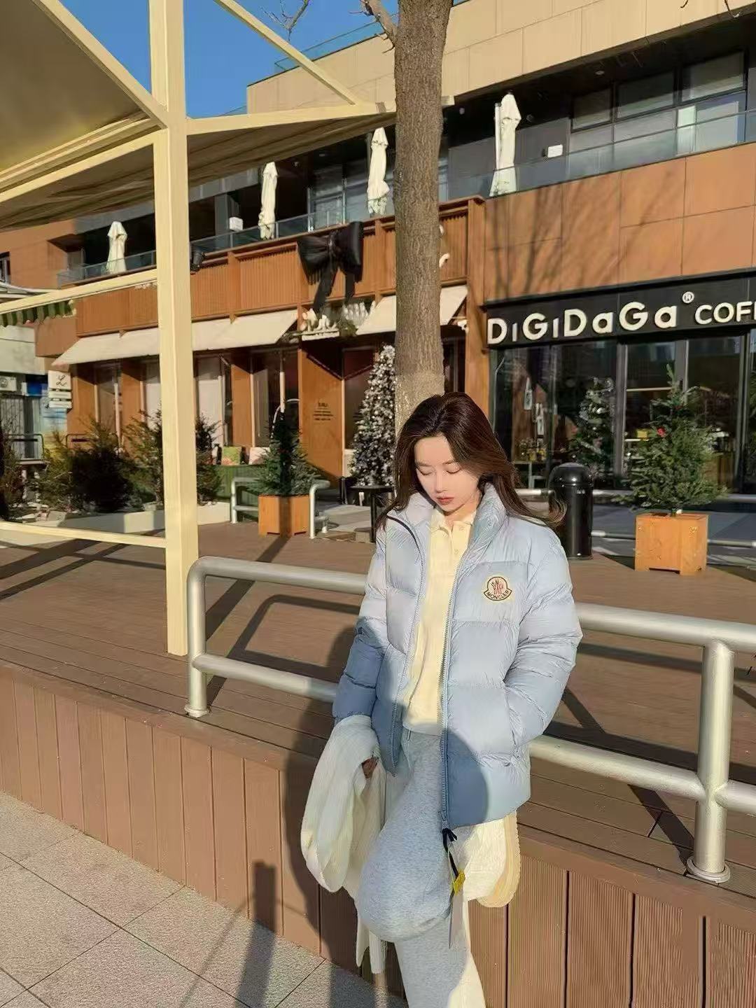 MONCLERスタンドカラーダウンジャケット【50％割引+送料無料】