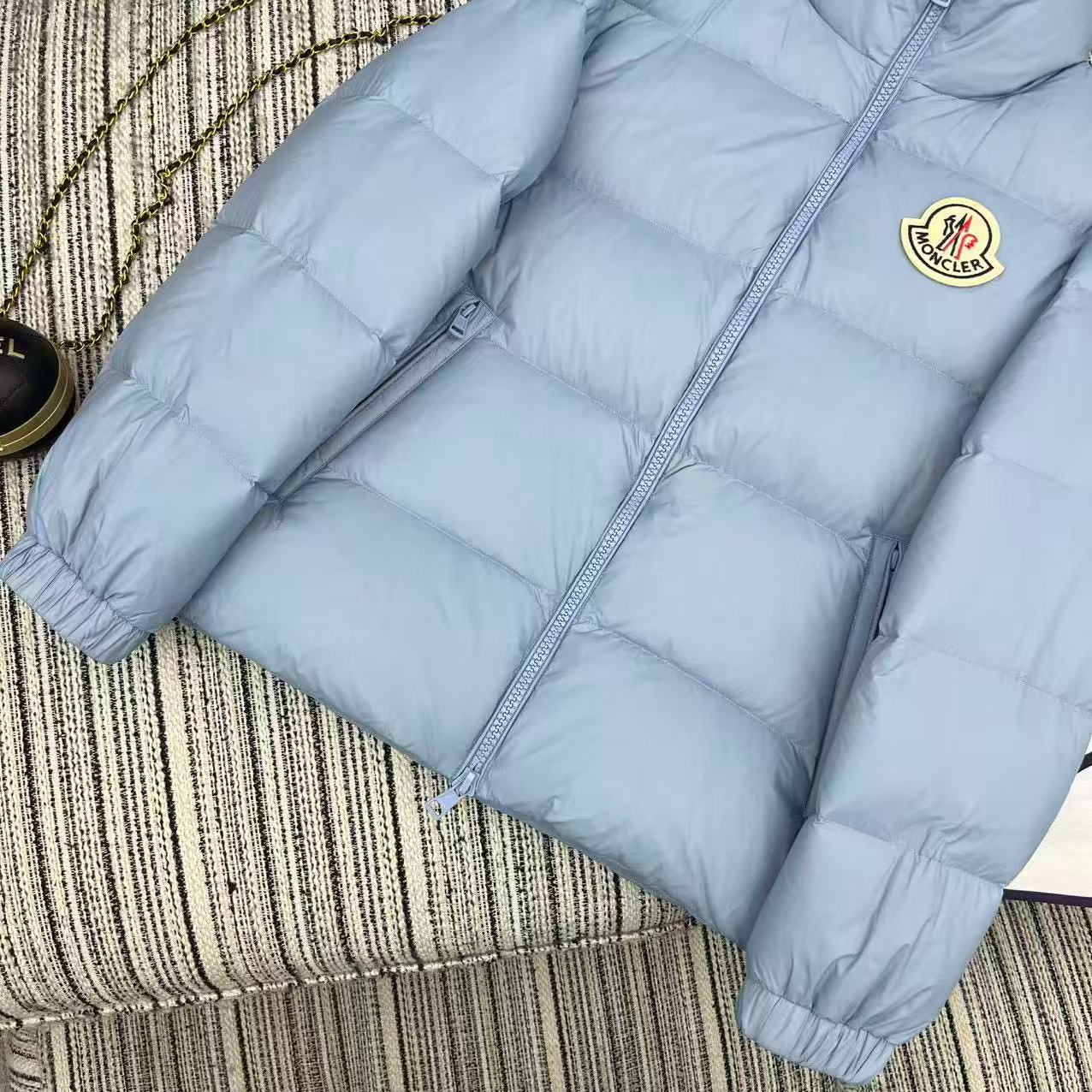 MONCLERスタンドカラーダウンジャケット【50％割引+送料無料】