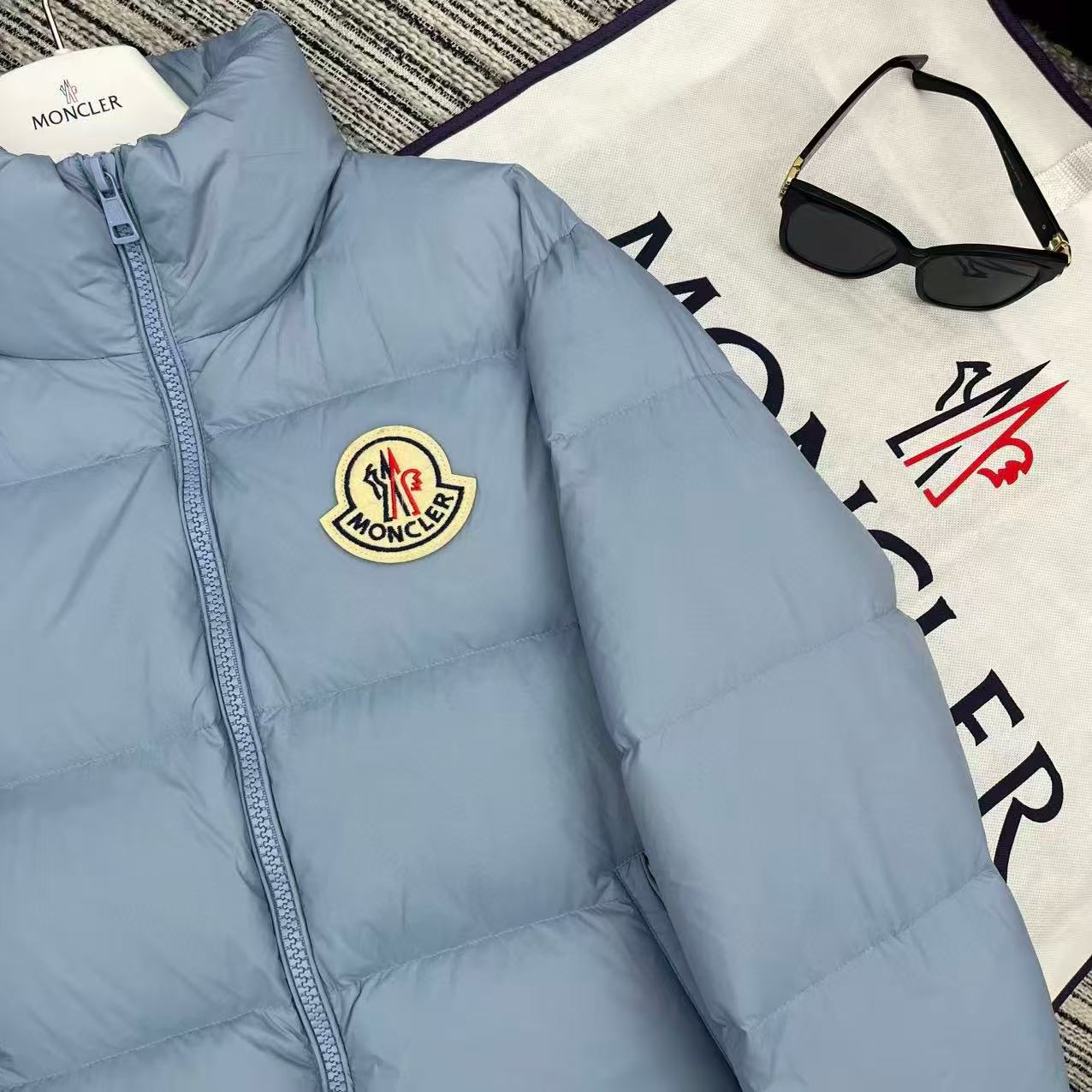 MONCLERスタンドカラーダウンジャケット【50％割引+送料無料】