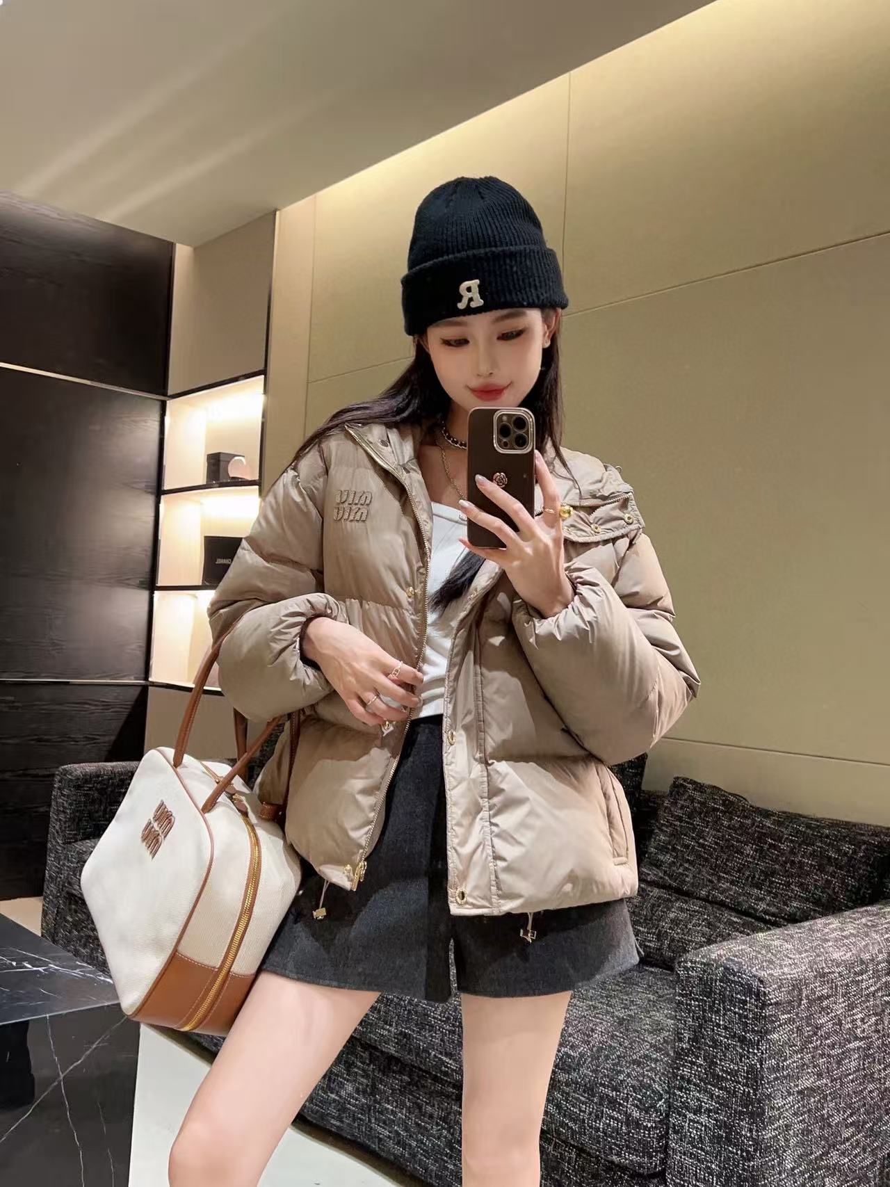 M1UM1U シンプルフード付きダウンジャケット【50％割引+送料無料】