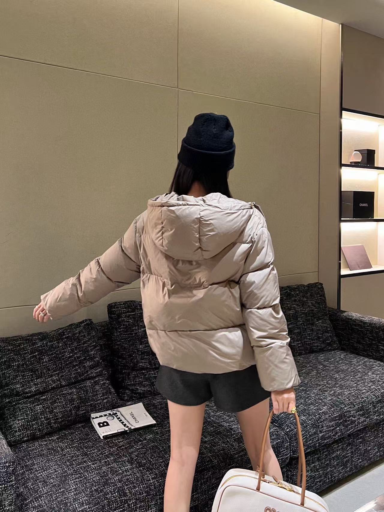 M1UM1U シンプルフード付きダウンジャケット【50％割引+送料無料】