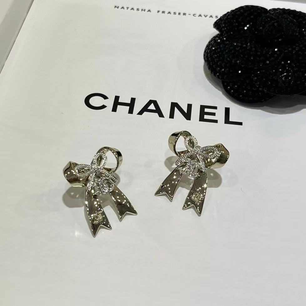 CHANE1 ボウ ダブルC スタッドピアス【50％割引+送料無料】