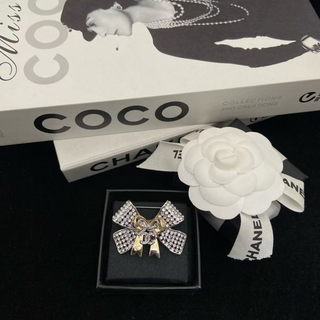 CHANE1 フルダイヤモンド ボウブローチ【50％割引+送料無料】