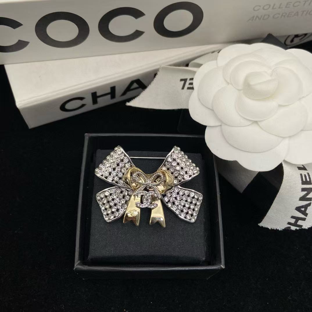 CHANE1 フルダイヤモンド ボウブローチ【50％割引+送料無料】