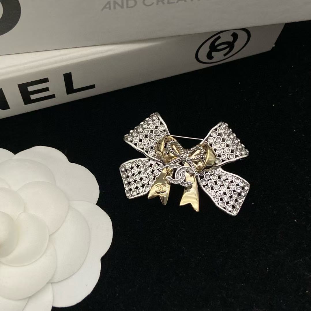 CHANE1 フルダイヤモンド ボウブローチ【50％割引+送料無料】