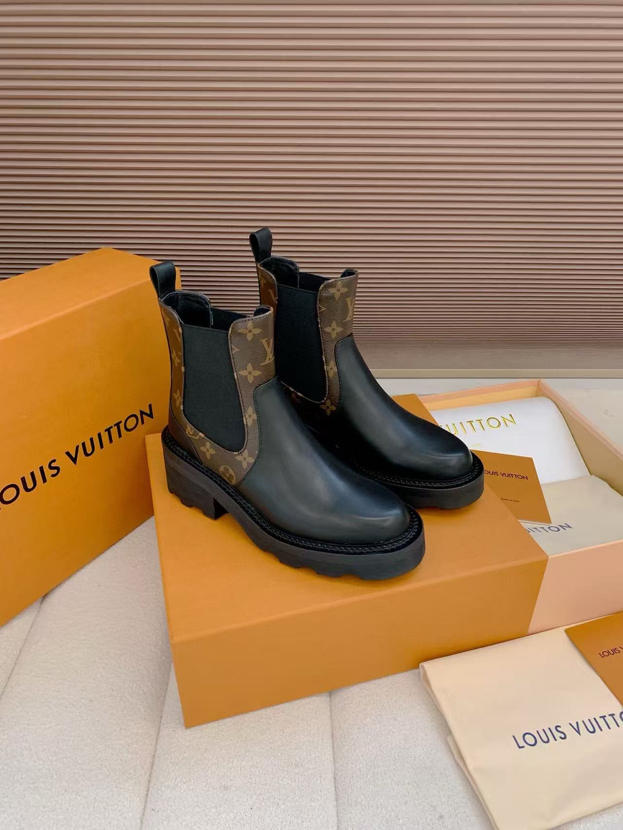 LVの高品質牛革アンクルブーツ【50％割引+送料無料】
