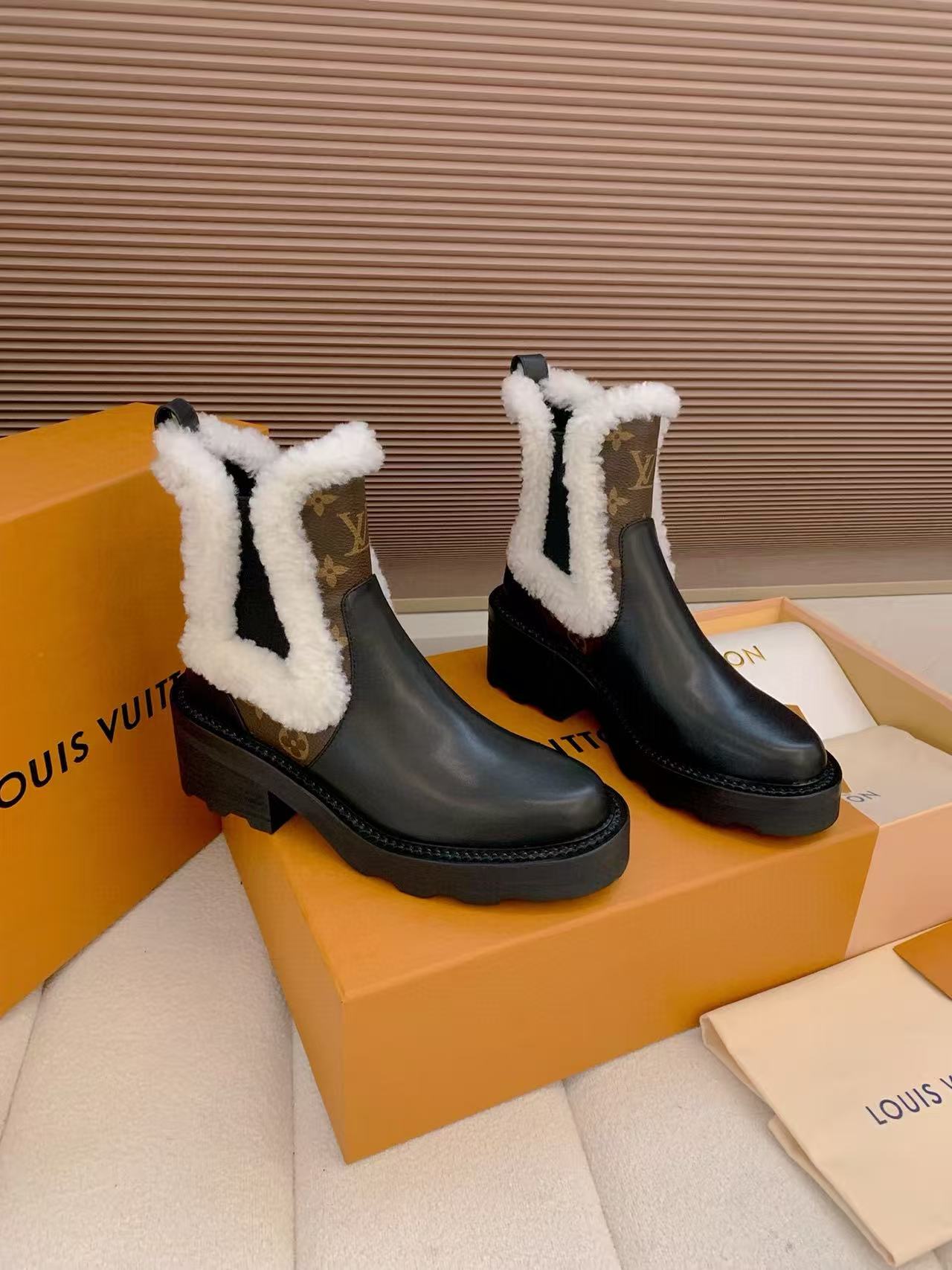 LVの高品質ウールと牛革のマーティンブーツ【50％割引+送料無料】