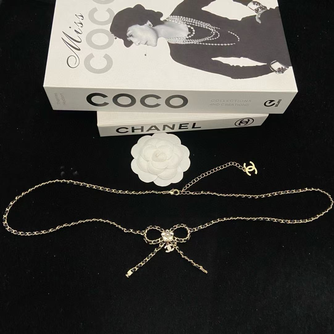 CHANE1 ダブルC レザー ボウ ネックレス【50％割引+送料無料】