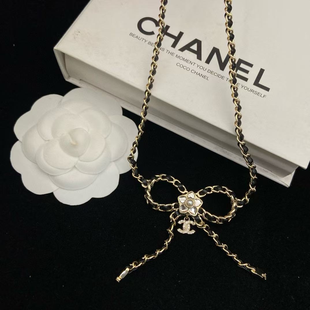 CHANE1 ダブルC レザー ボウ ネックレス【50％割引+送料無料】