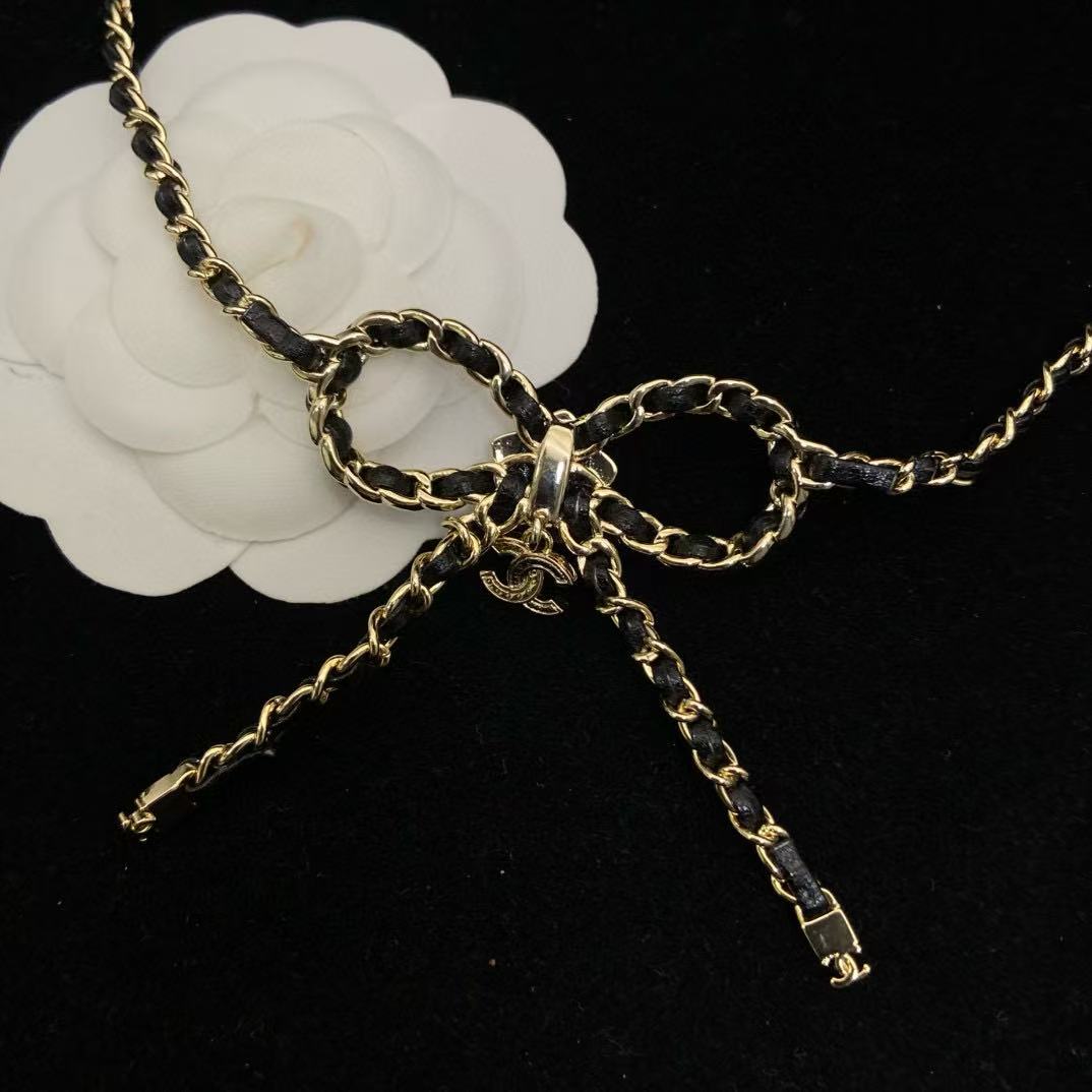 CHANE1 ダブルC レザー ボウ ネックレス【50％割引+送料無料】