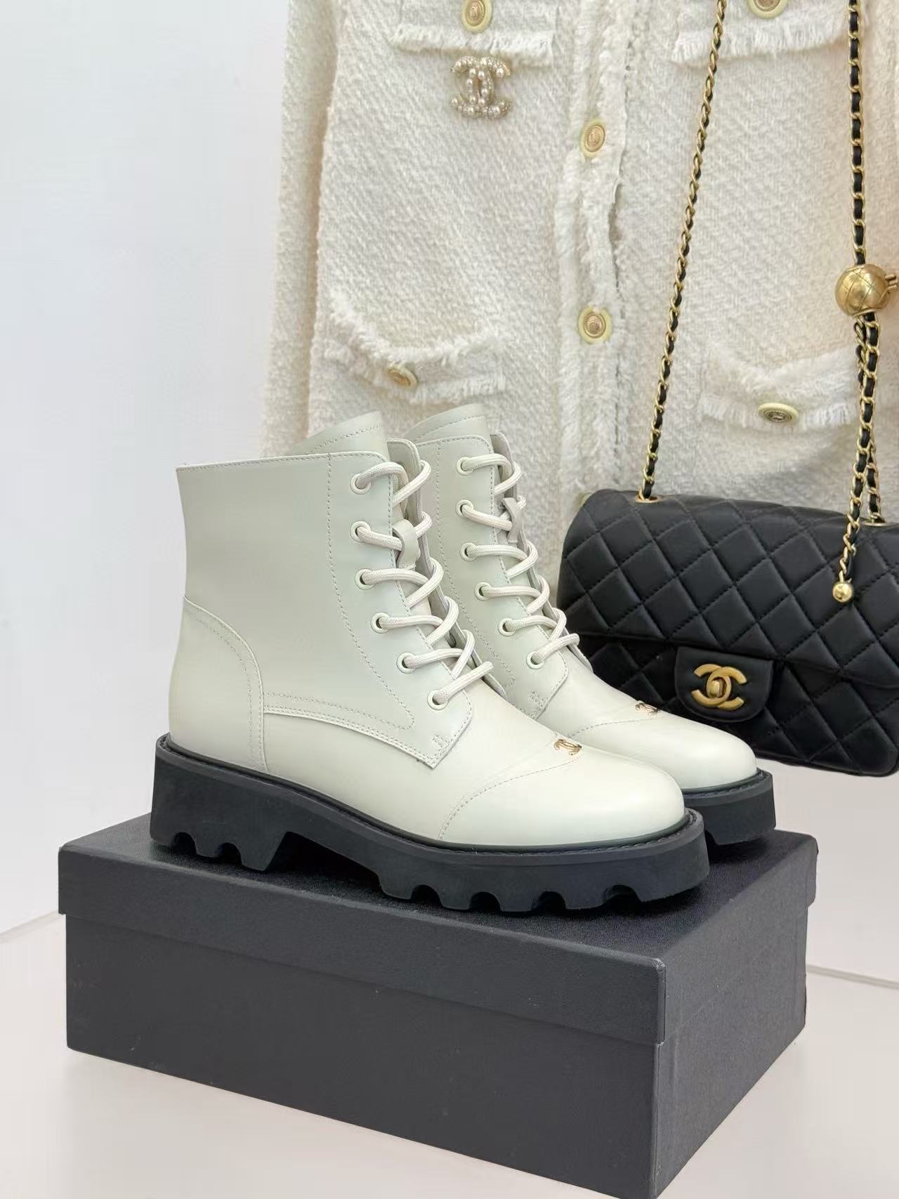 CHANE1 高品質ダブルC レースアップ アンクルブーツ【50％割引+送料無料】