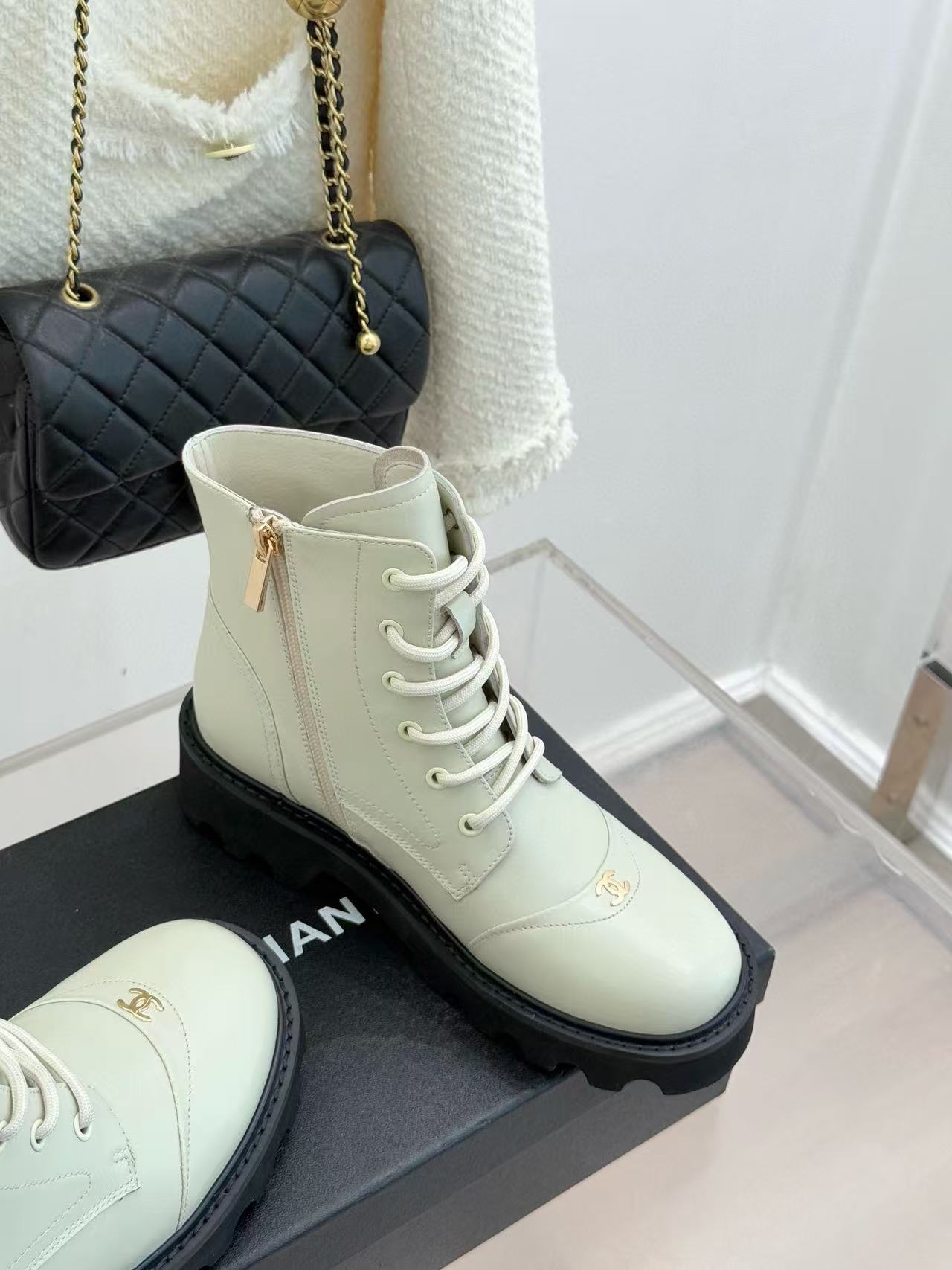 CHANE1 高品質ダブルC レースアップ アンクルブーツ【50％割引+送料無料】