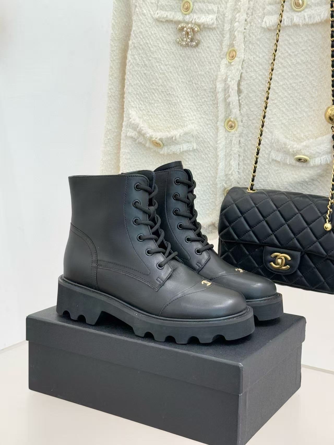 CHANE1 高品質ダブルC レースアップ アンクルブーツ【50％割引+送料無料】