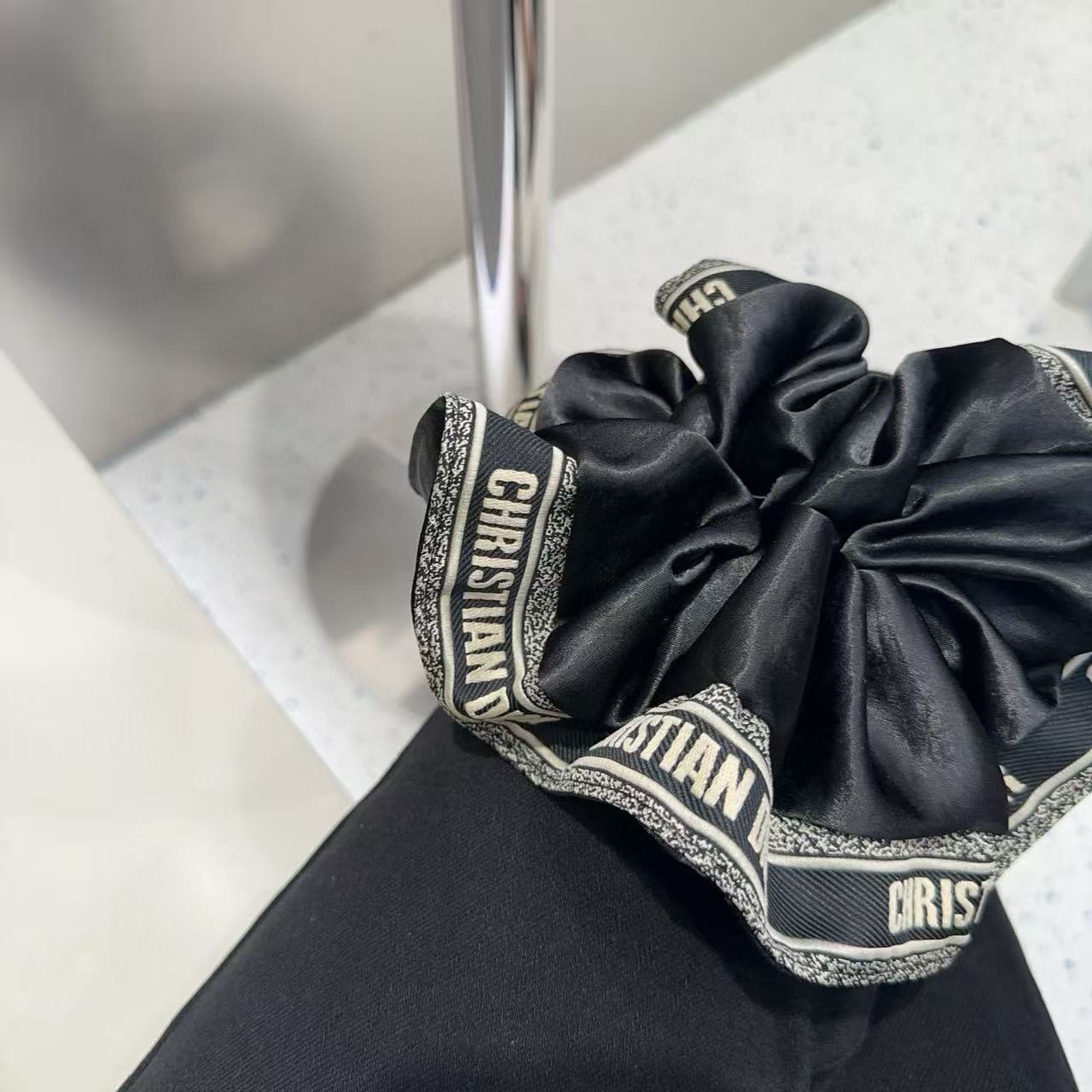 DIORレターヘアタイ【50％割引+送料無料】