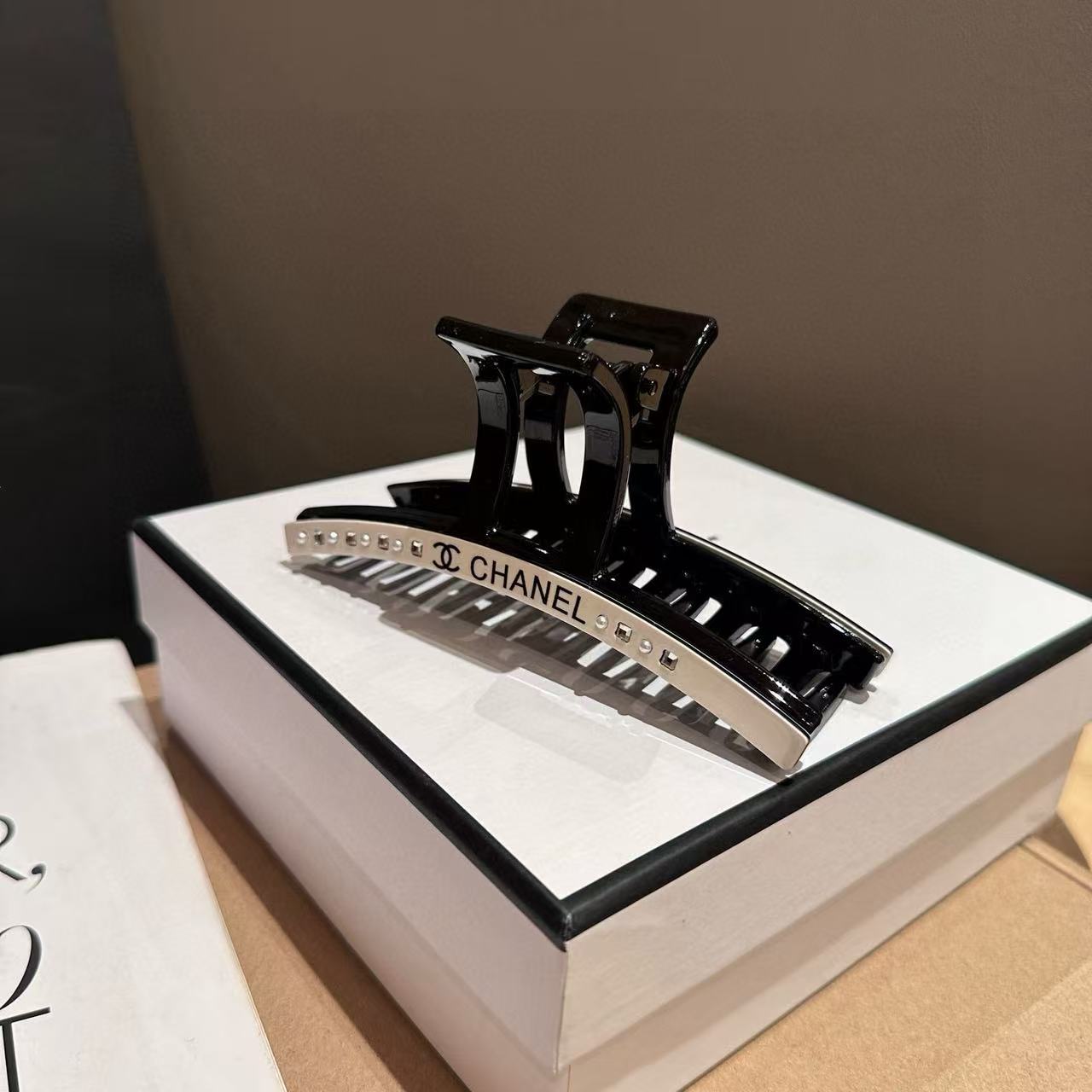 CHANE1 ダブルCレターヘアクリップ【50％割引+送料無料】