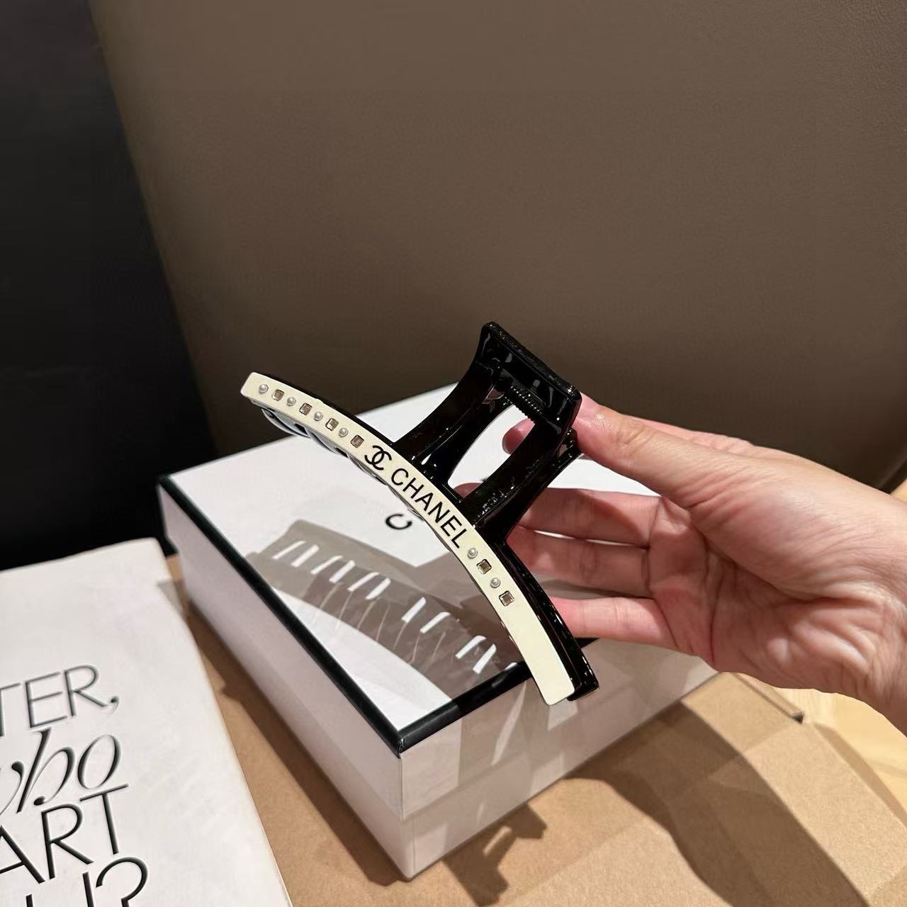 CHANE1 ダブルCレターヘアクリップ【50％割引+送料無料】