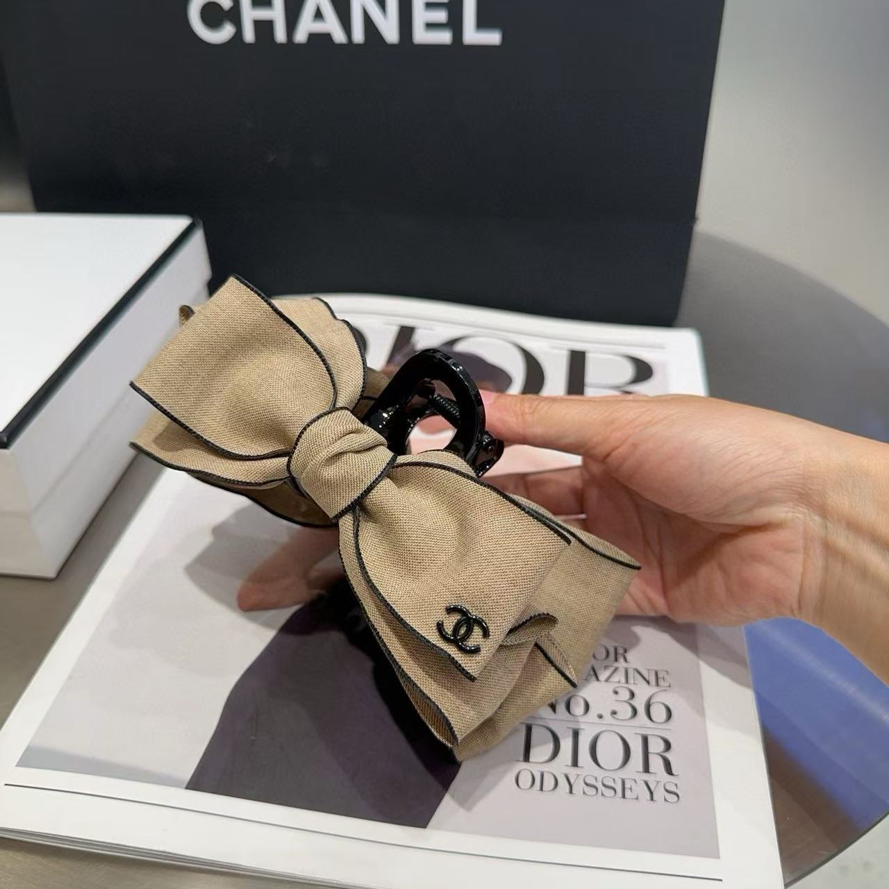 CHANE1 ダブルC ボウ ヘアクリップ【50％割引+送料無料】