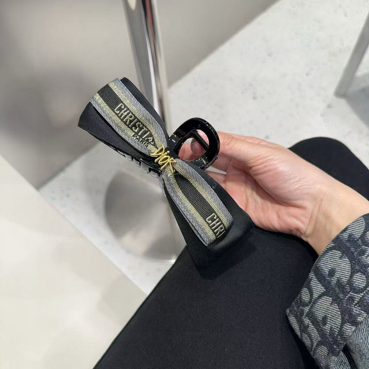 DIORレターヘアクリップ【50％割引+送料無料】