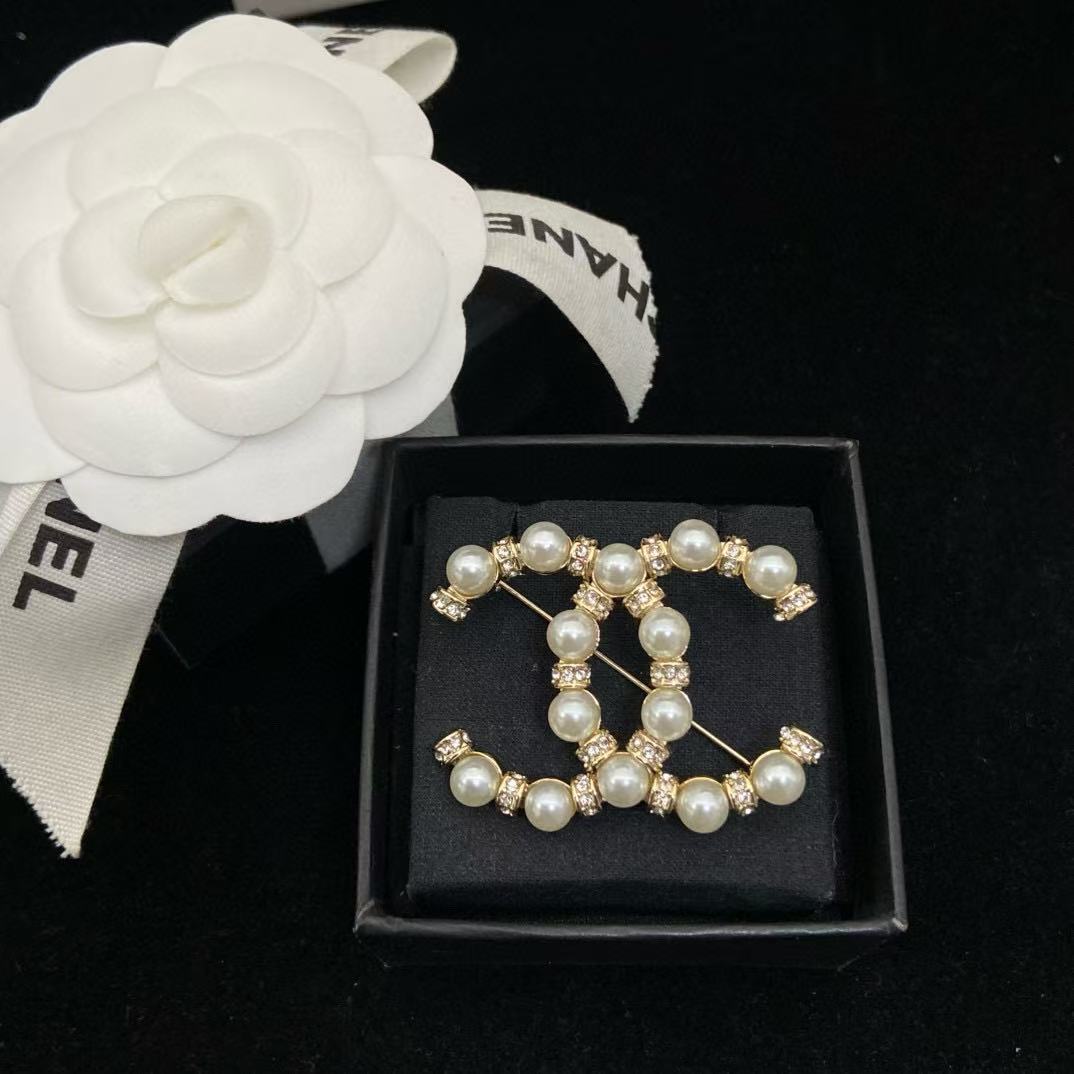 CHANE1 ダブルC パールブローチ【50％割引+送料無料】