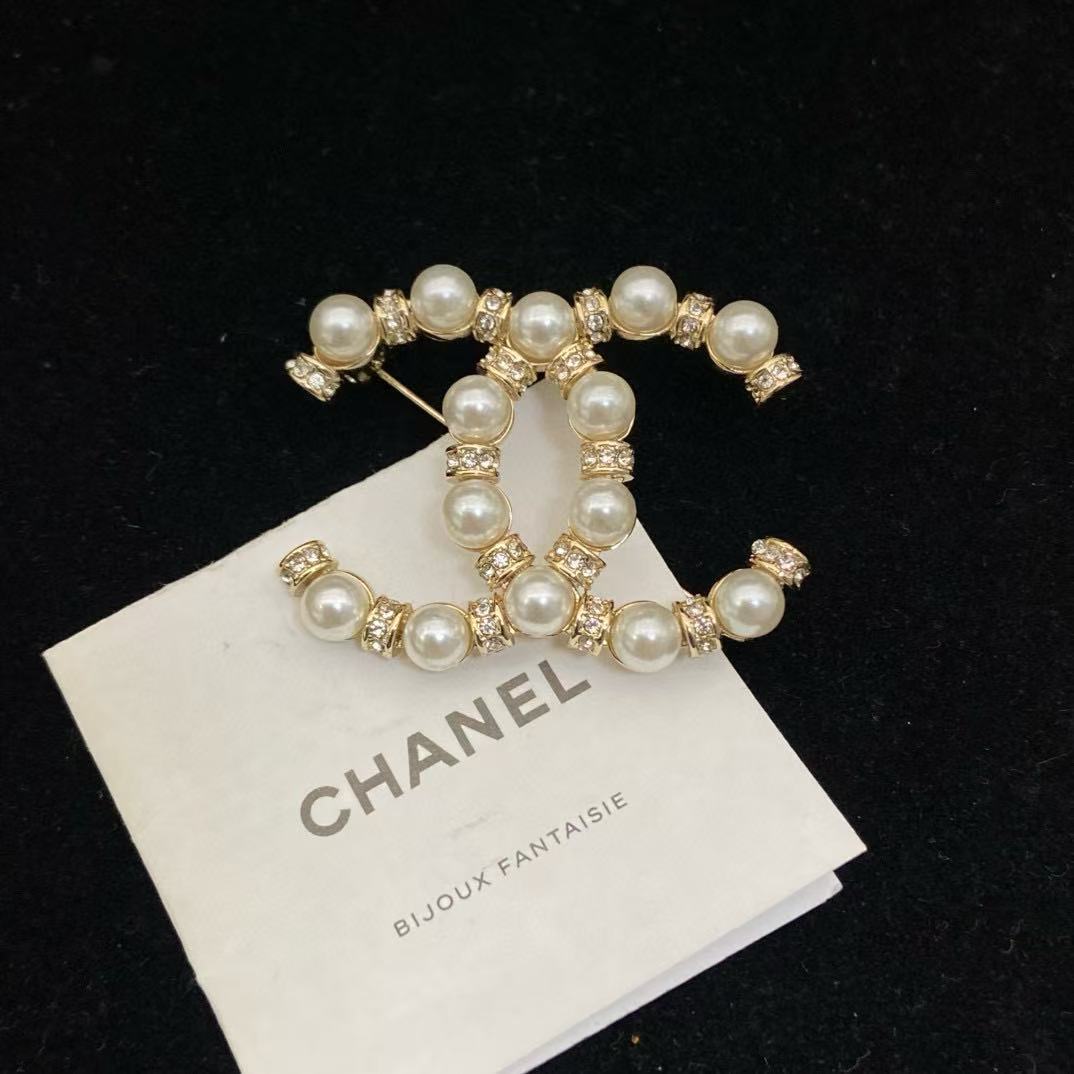 CHANE1 ダブルC パールブローチ【50％割引+送料無料】