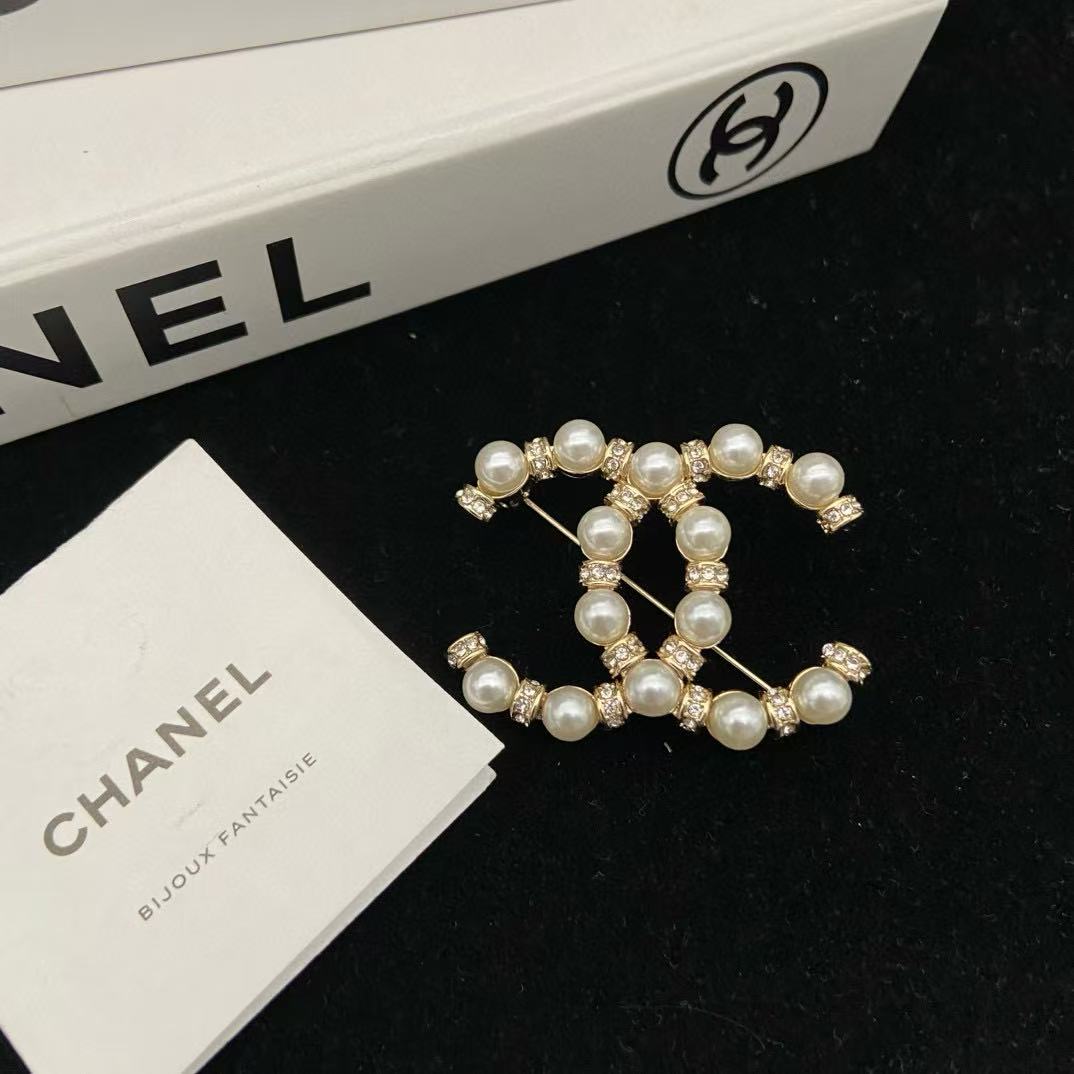 CHANE1 ダブルC パールブローチ【50％割引+送料無料】