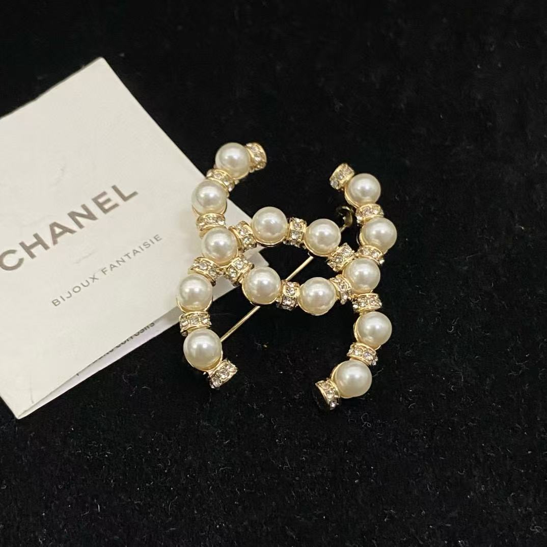CHANE1 ダブルC パールブローチ【50％割引+送料無料】