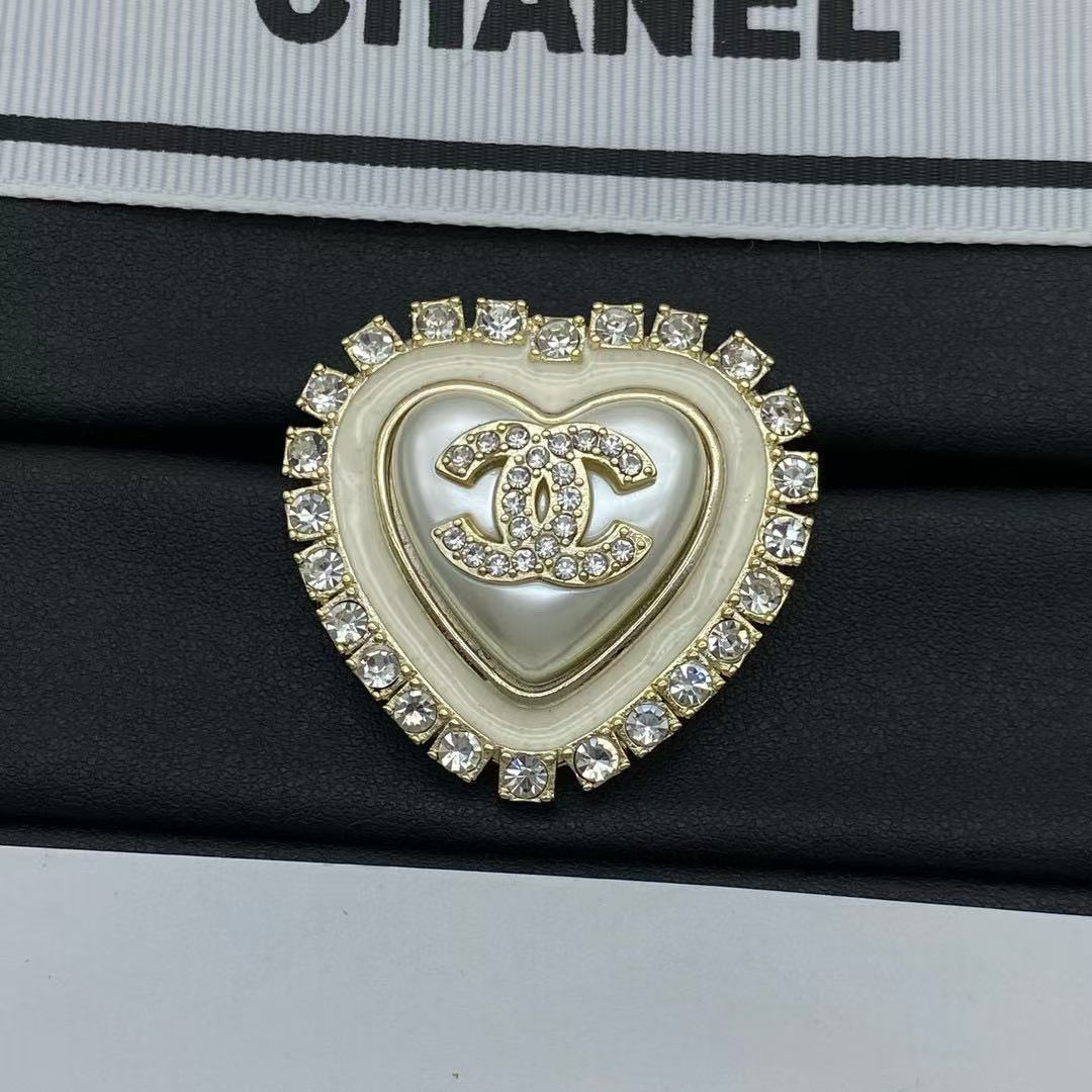 CHANE1 ダブルC ハートブローチ【50％割引+送料無料】