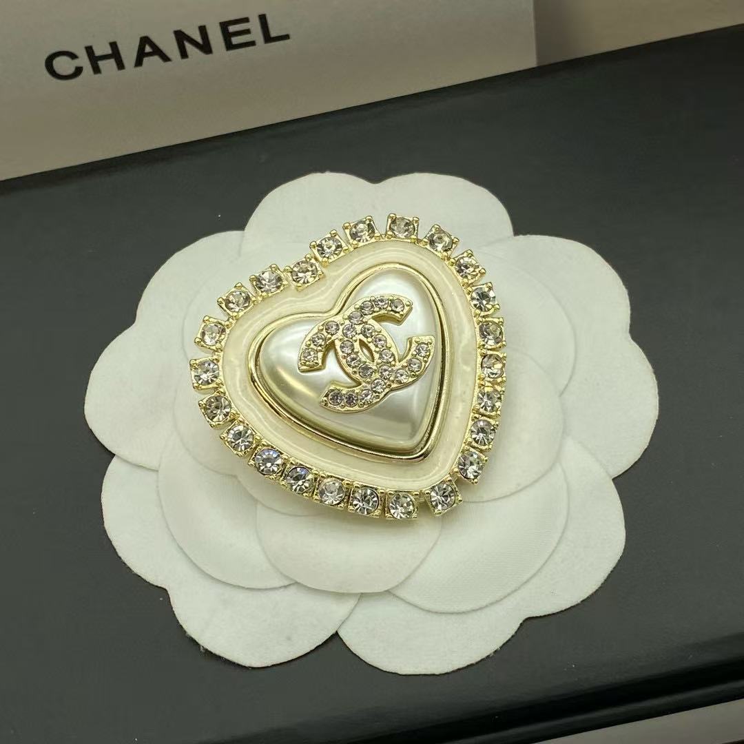 CHANE1 ダブルC ハートブローチ【50％割引+送料無料】