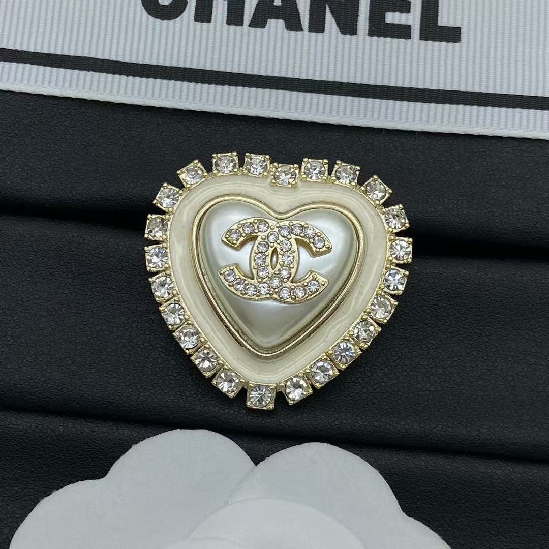 CHANE1 ダブルC ハートブローチ【50％割引+送料無料】