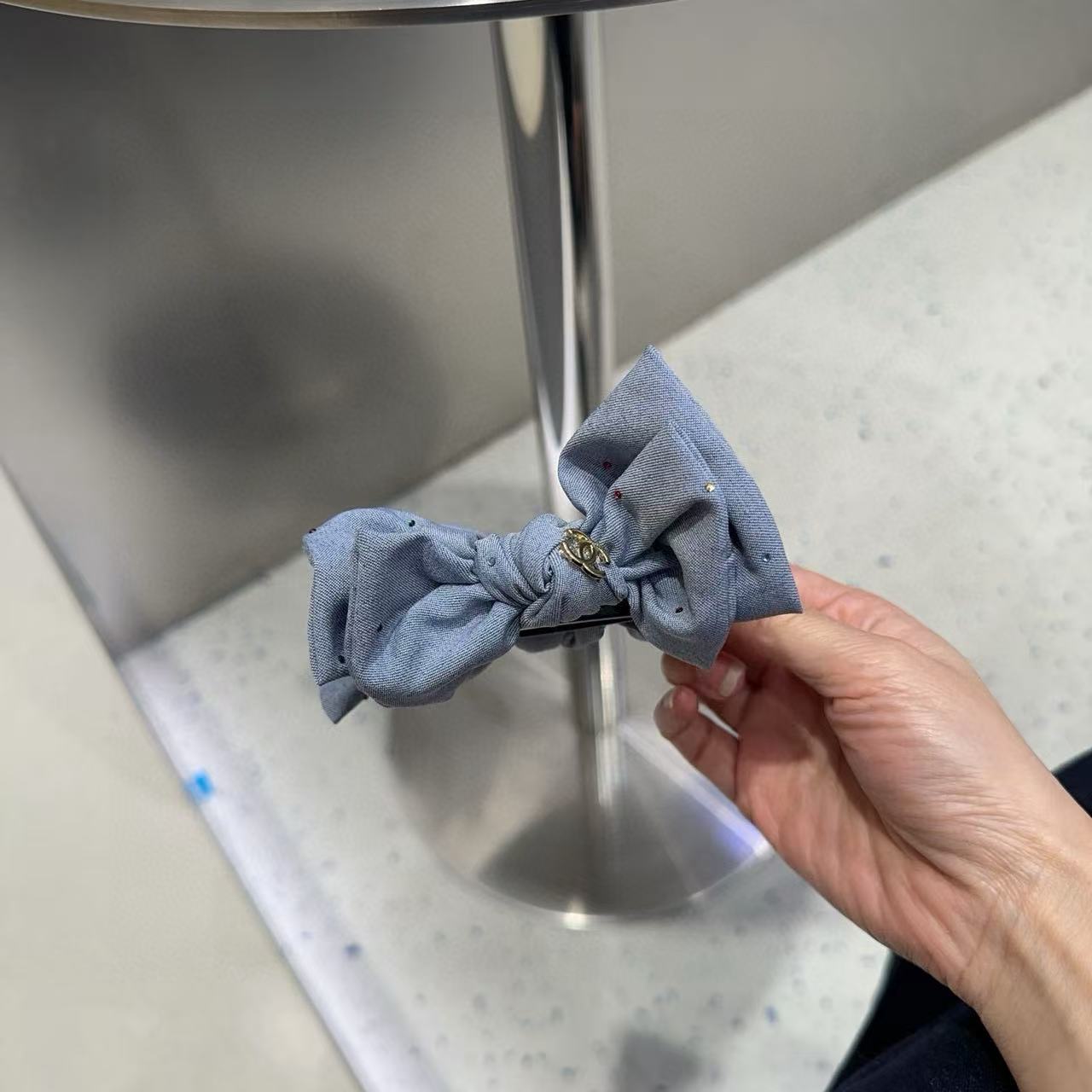 CHANE1 ダブルC デニムヘアクリップ【50％割引+送料無料】