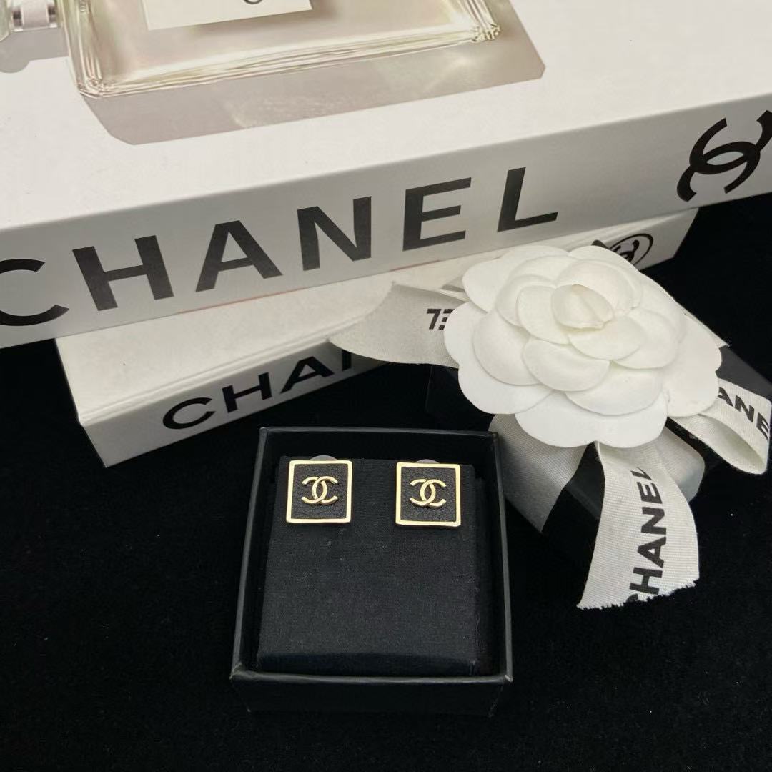 CHANE1 ダブルC スクエア スタッド イヤリング【50％割引+送料無料】