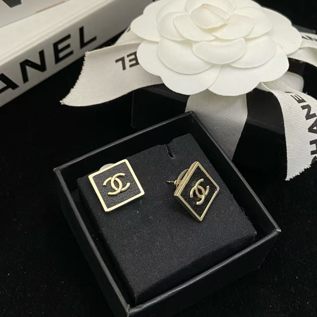 CHANE1 ダブルC スクエア スタッド イヤリング【50％割引+送料無料】