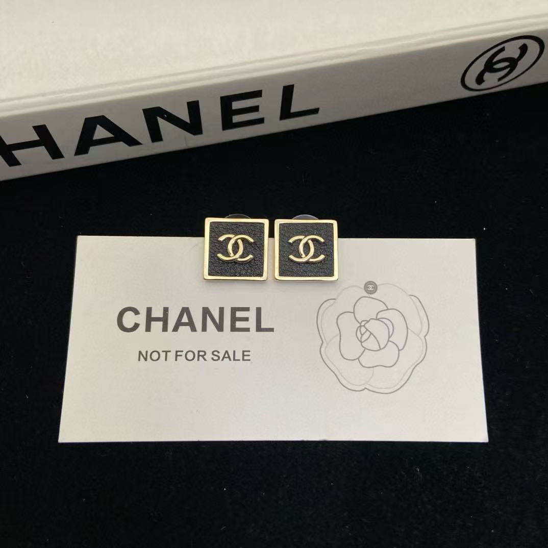CHANE1 ダブルC スクエア スタッド イヤリング【50％割引+送料無料】