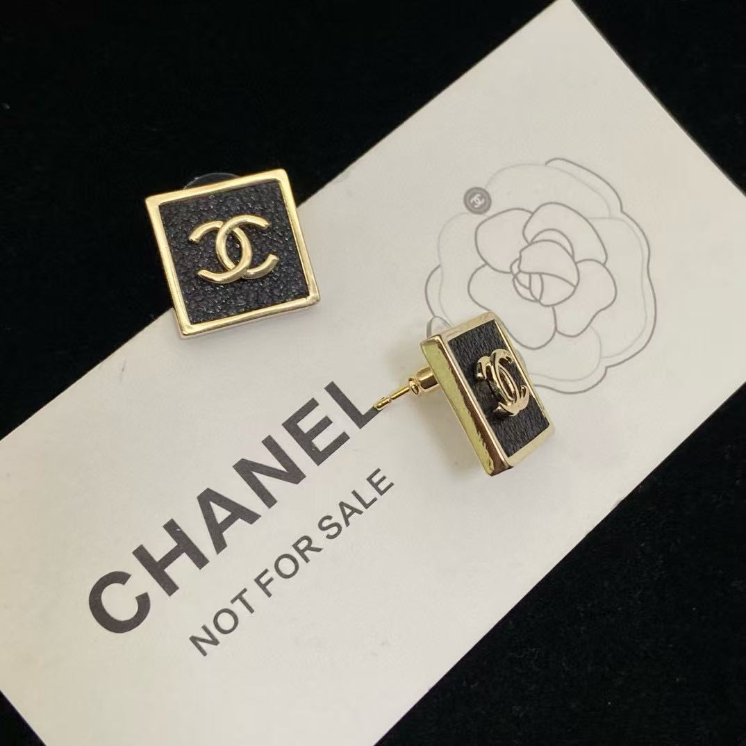 CHANE1 ダブルC スクエア スタッド イヤリング【50％割引+送料無料】