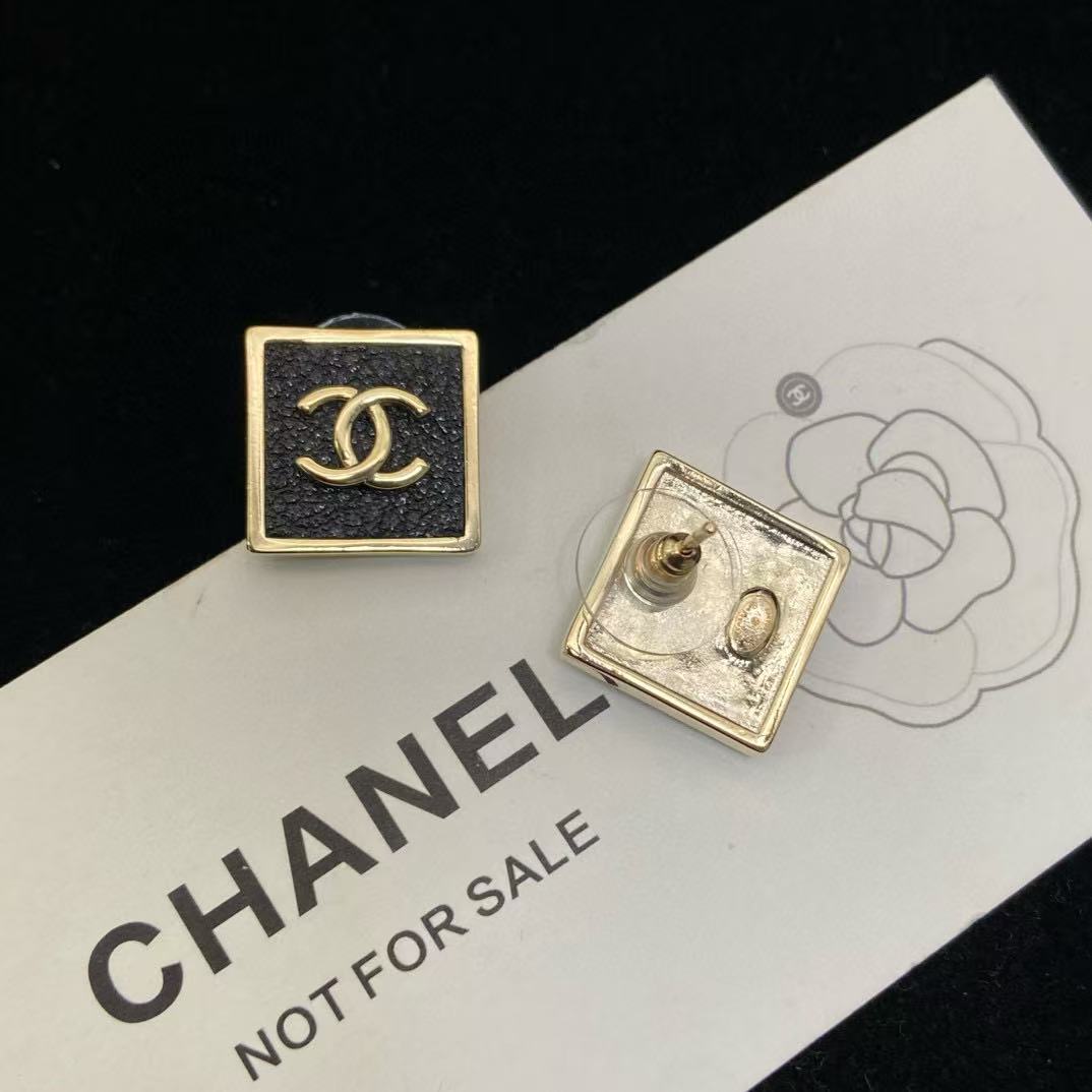 CHANE1 ダブルC スクエア スタッド イヤリング【50％割引+送料無料】