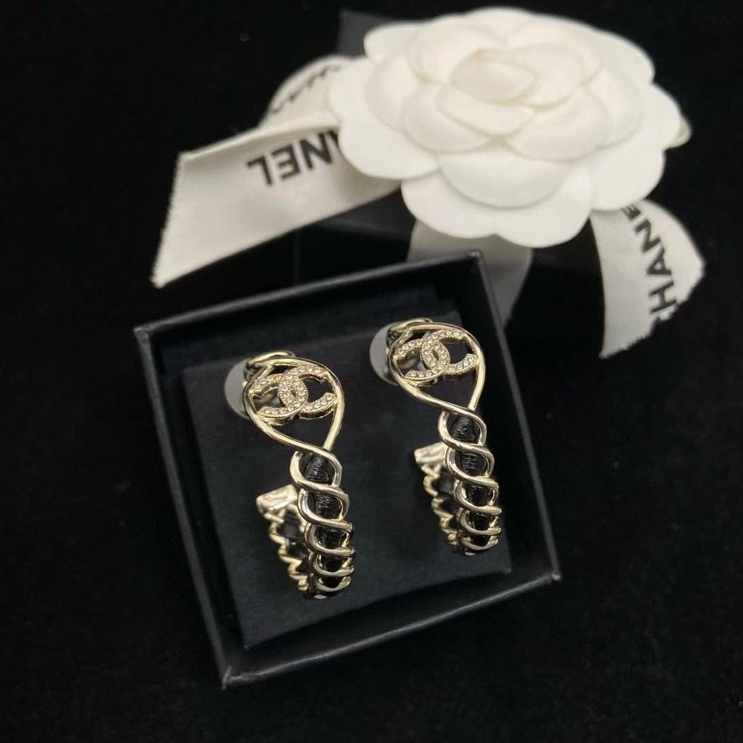 CHANE1 ダブルC ホローアウト イヤリング【50％割引+送料無料】