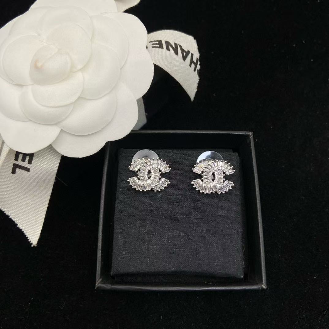 CHANE1 ダブルC スクエア ダイヤモンド スタッドピアス【50％割引+送料無料】