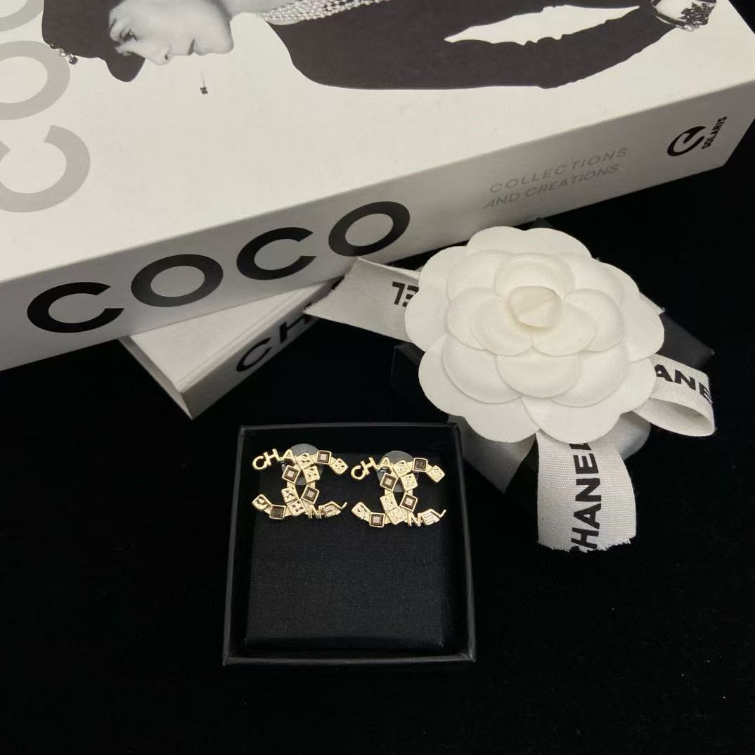 CHANE1 ダブルCレタースタッドピアス【50％割引+送料無料】