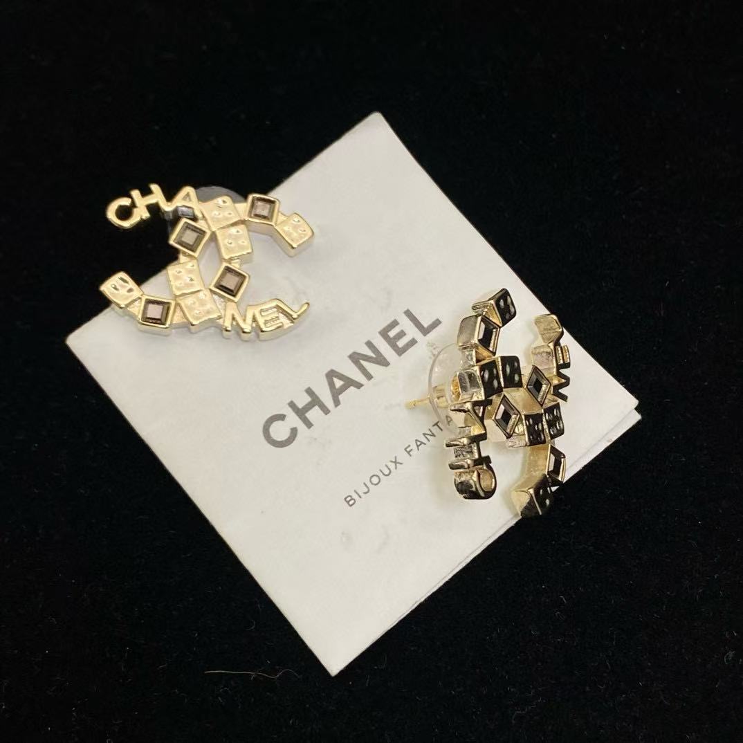 CHANE1 ダブルCレタースタッドピアス【50％割引+送料無料】
