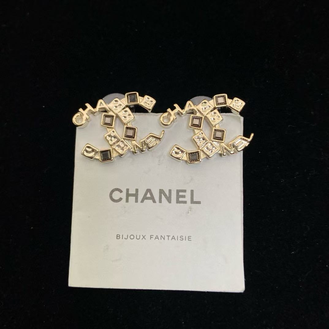 CHANE1 ダブルCレタースタッドピアス【50％割引+送料無料】
