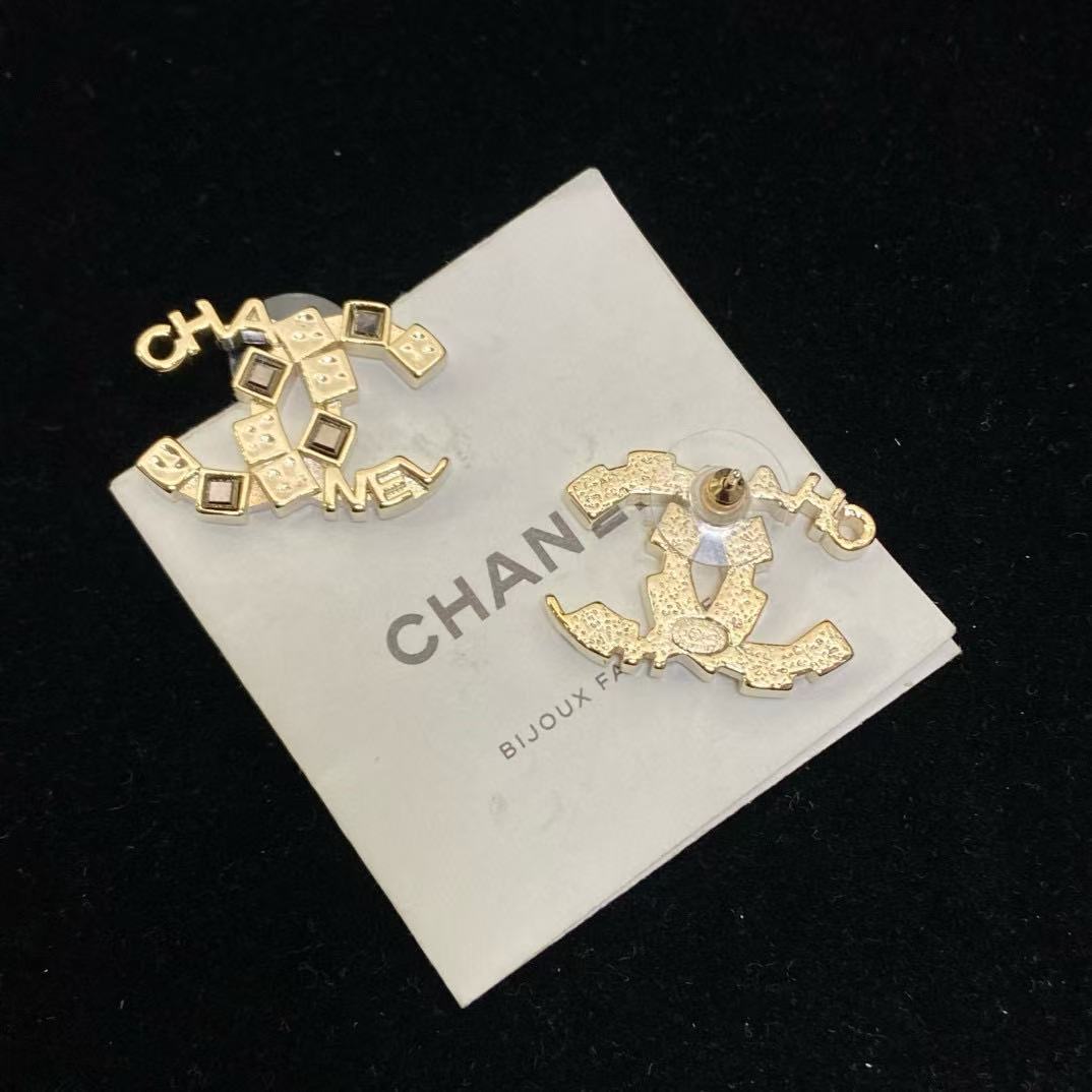 CHANE1 ダブルCレタースタッドピアス【50％割引+送料無料】