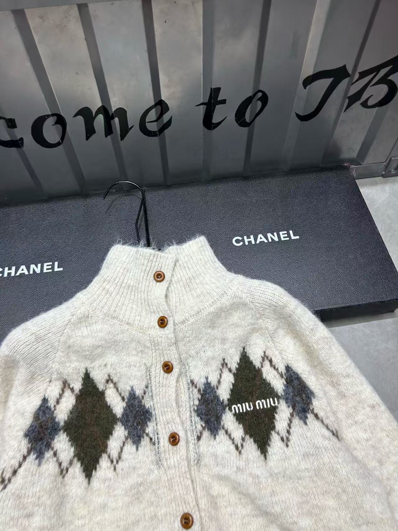 M1UM1U タートルネック ウール カーディガン【50％割引+送料無料】